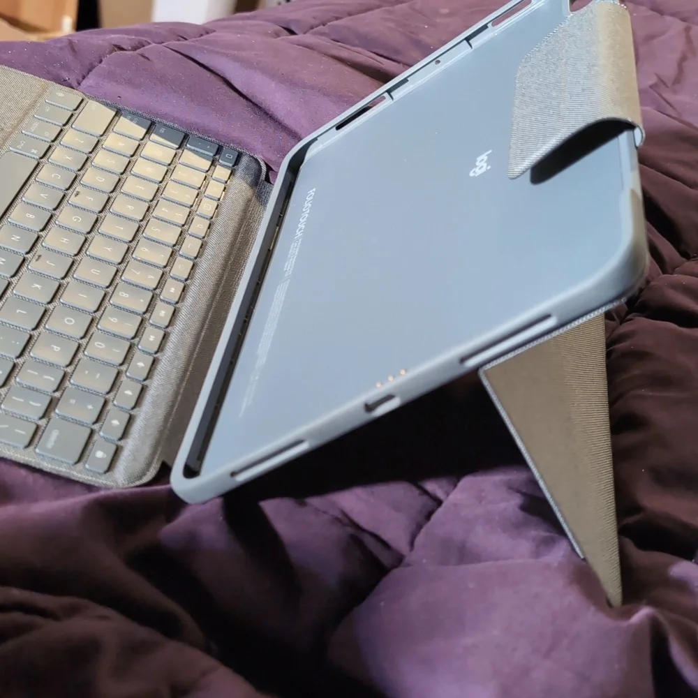LOGITECH | Folio Keyboard - iPad Pro & Air | Touch Keyboard Case with & Trackpad